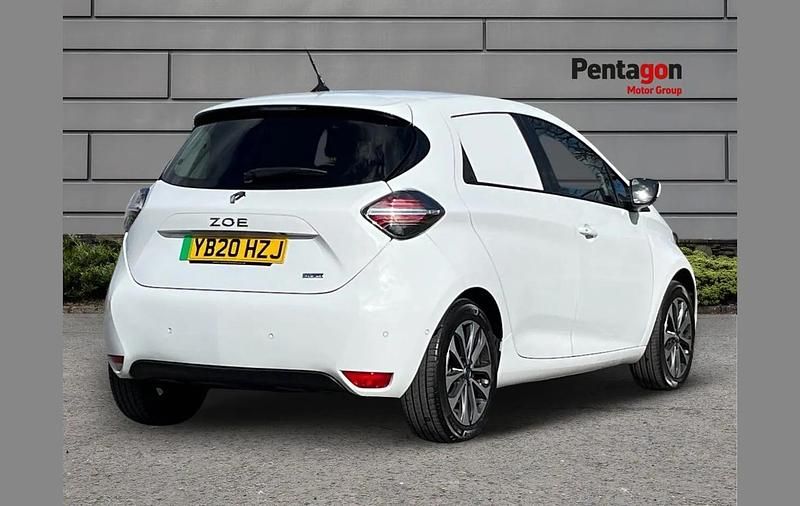 Used Renault Zoe GT-Line 100 kW (136 HP) 2020 White Hatchback