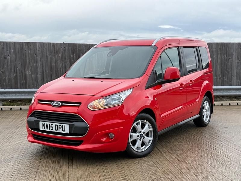 Red Used 2015 Ford Tourneo Connect Titanium MPV | £6,499 (Fair price) - Image 1/4