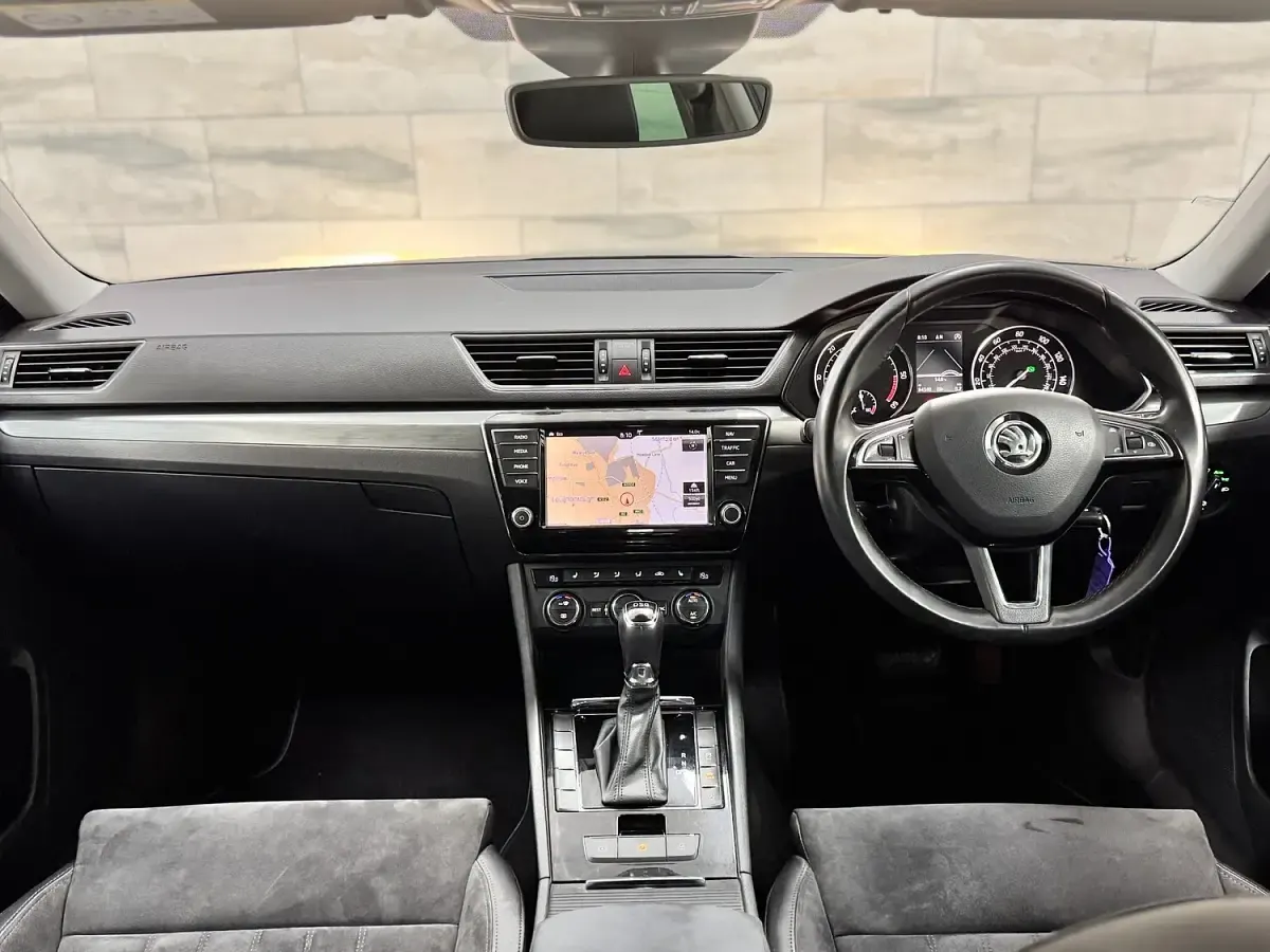 Used Skoda Superb SE L Executive 190 HP (139 kW) 2015 Grey Hatchback