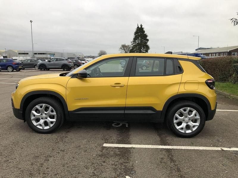 Used Jeep Avenger Altitude 100 HP (73 kW) 2025 Yellow SUV