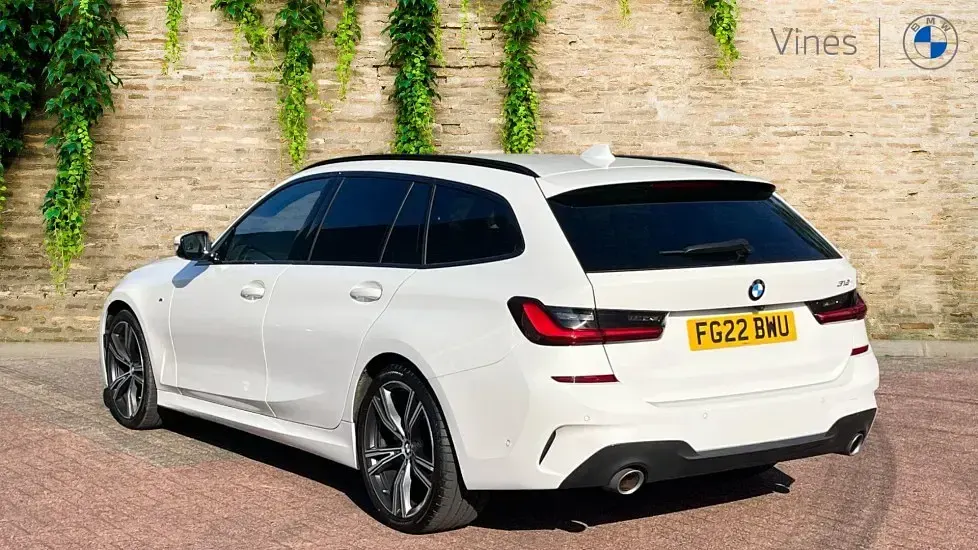Used BMW 318 M Sport 156 HP (114 kW) 2022 White Estate