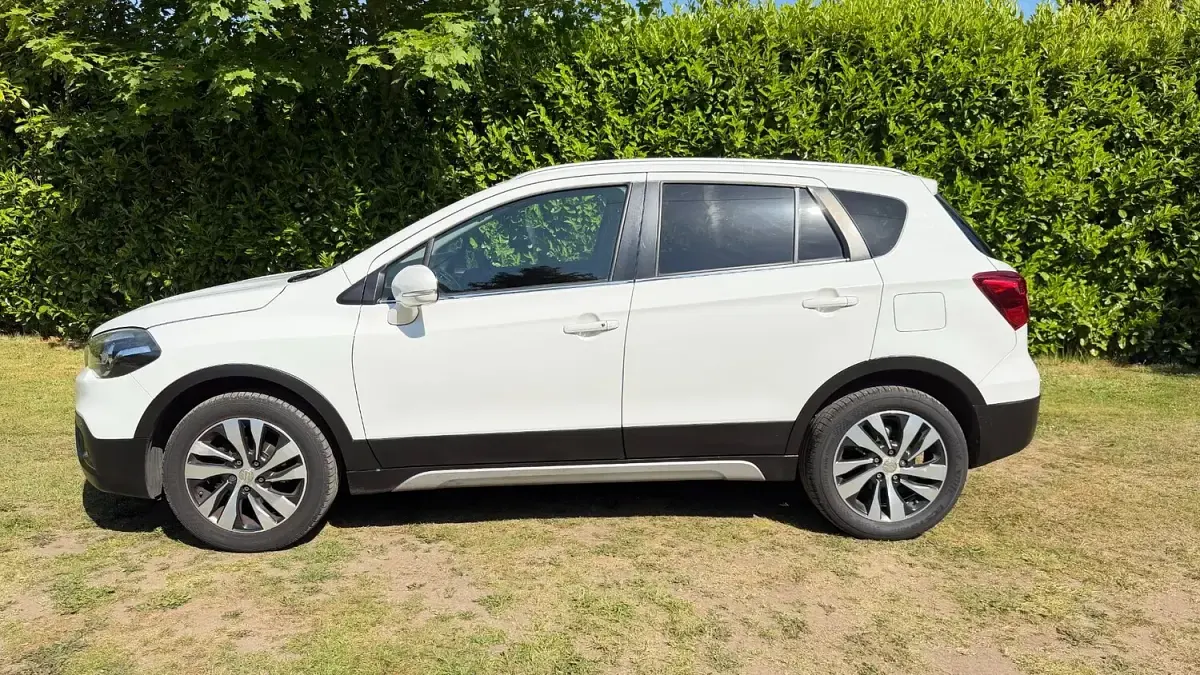Used Suzuki SX4 SZ-T 111 HP (81 kW) 2017 White Hatchback