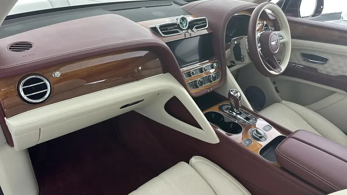 Used Bentley Bentayga 2021 Red SUV