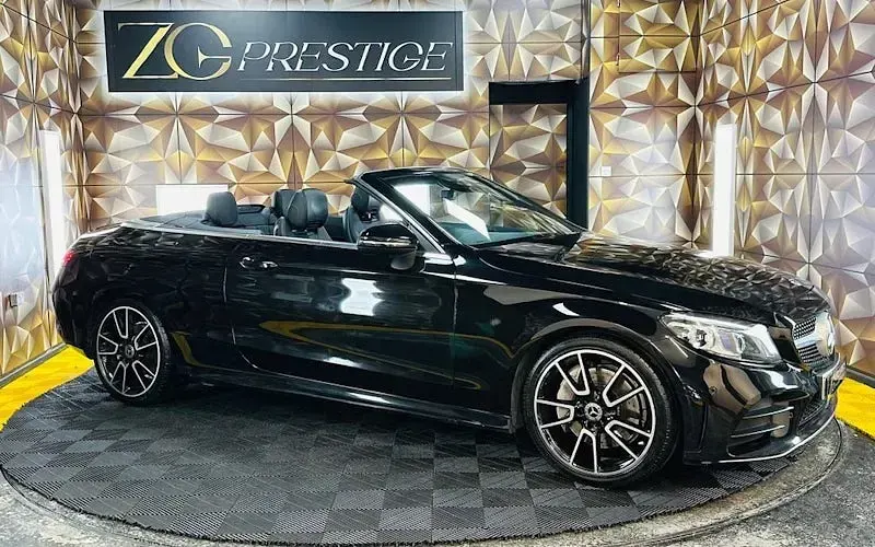 Usado Mercedes C300 AMG line 258 HP (189 kW) 2019 Cabrios