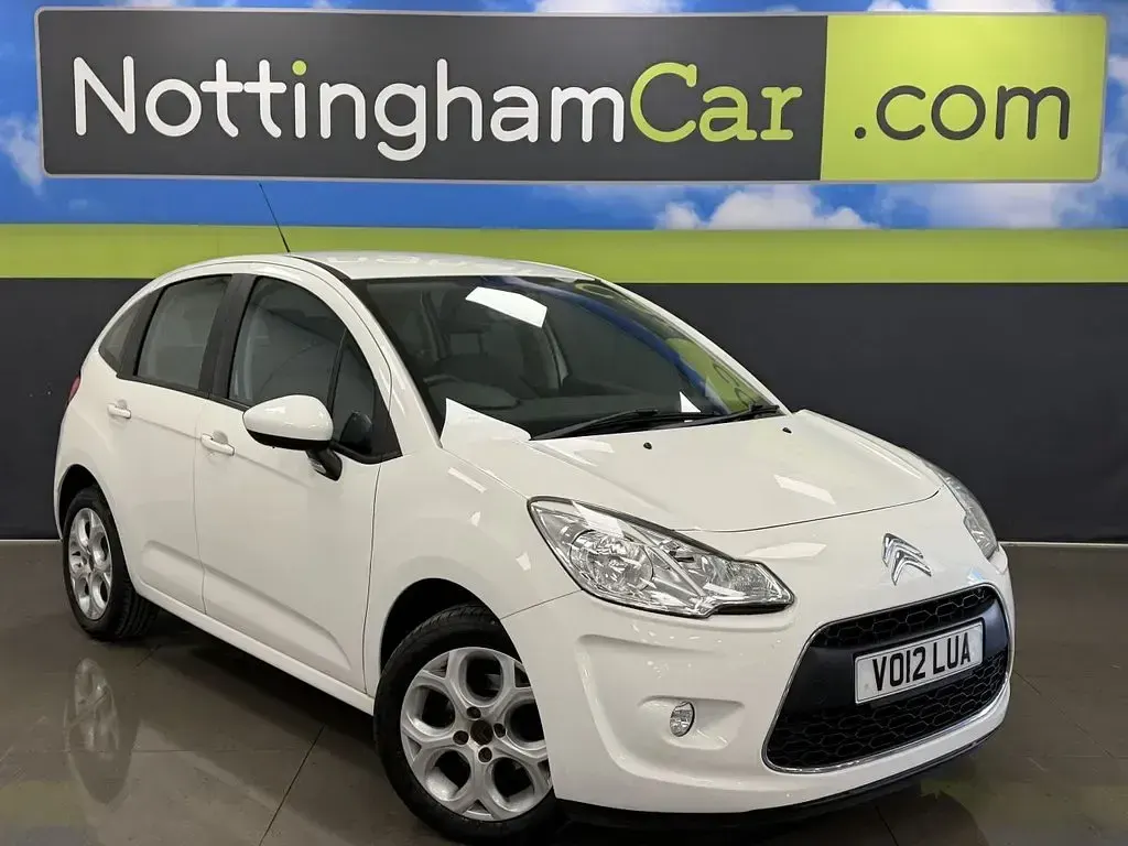 Used Citroën C3 75 HP (55 kW) 2012 White Hatchback