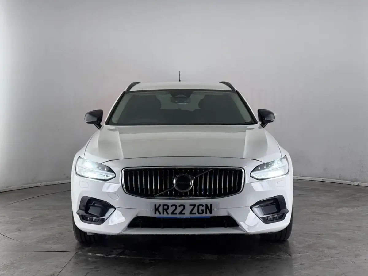 Usado Volvo V90 CC 2022 Blanco Familiar