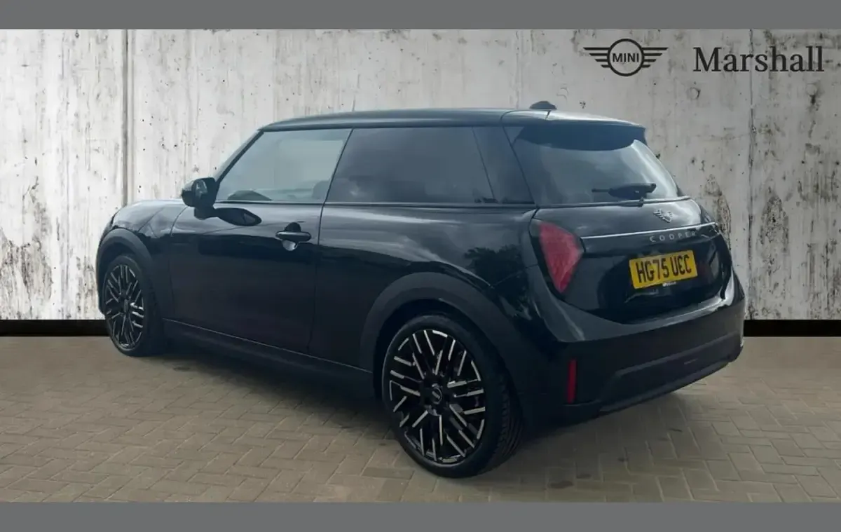Used Mini Cooper Exclusive 114 kW (156 HP) 2026 Midnight black ii Hatchback