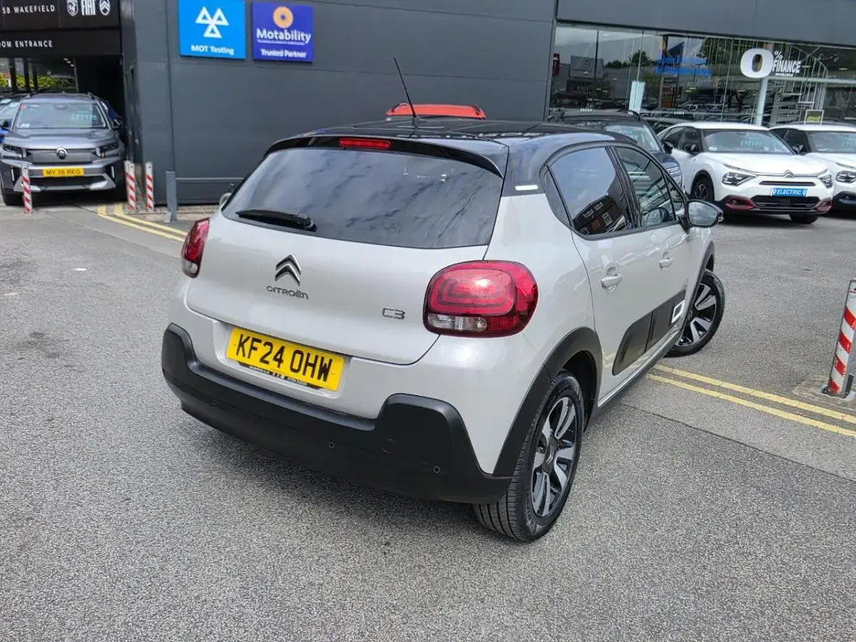 Used Citroën C3 PureTech 108 HP (79 kW) 2024 Grey Hatchback