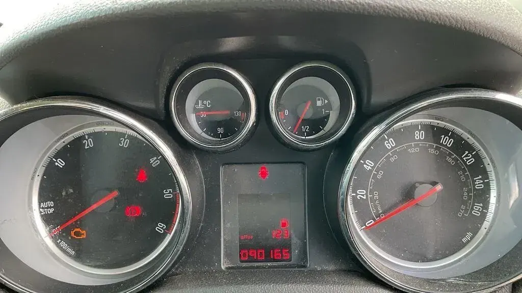 Begagnad Vauxhall Mokka S 136 HK (100 kW) 2015 Röd SUV