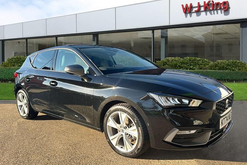 Black Used 2025 Seat Leon FR Hatchback | £21,695 (Expensive) - Image 1/3