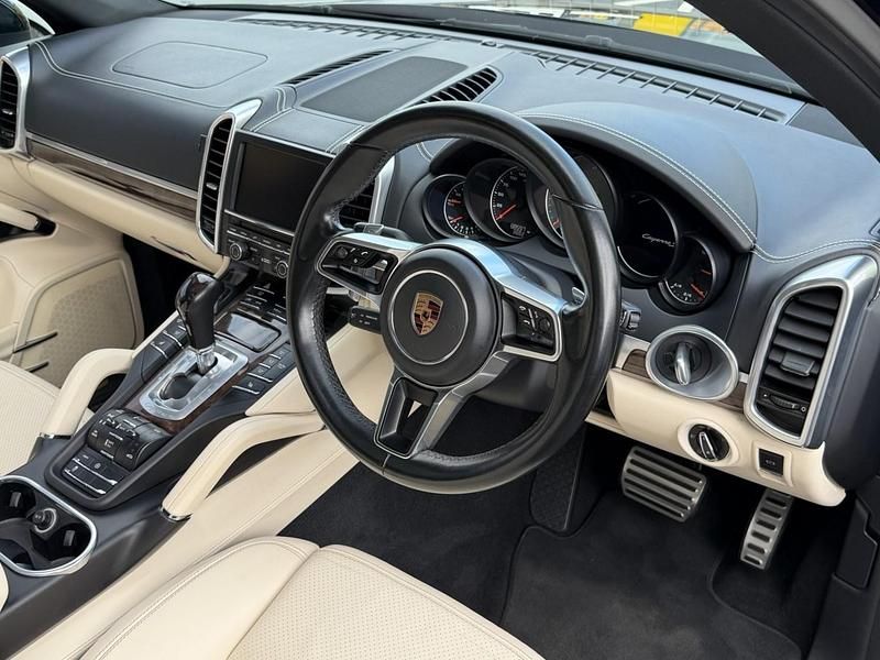 Used Porsche Cayenne 385 HP (283 kW) 2016 Blue SUV