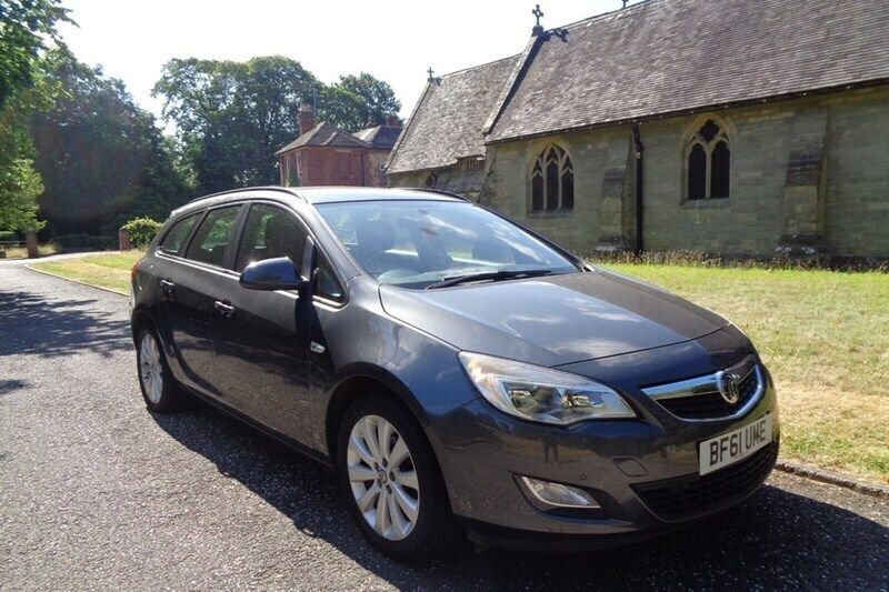 Grey Used 2011 Vauxhall Astra Estate | £2,995 (Fair price) - Image 1/1
