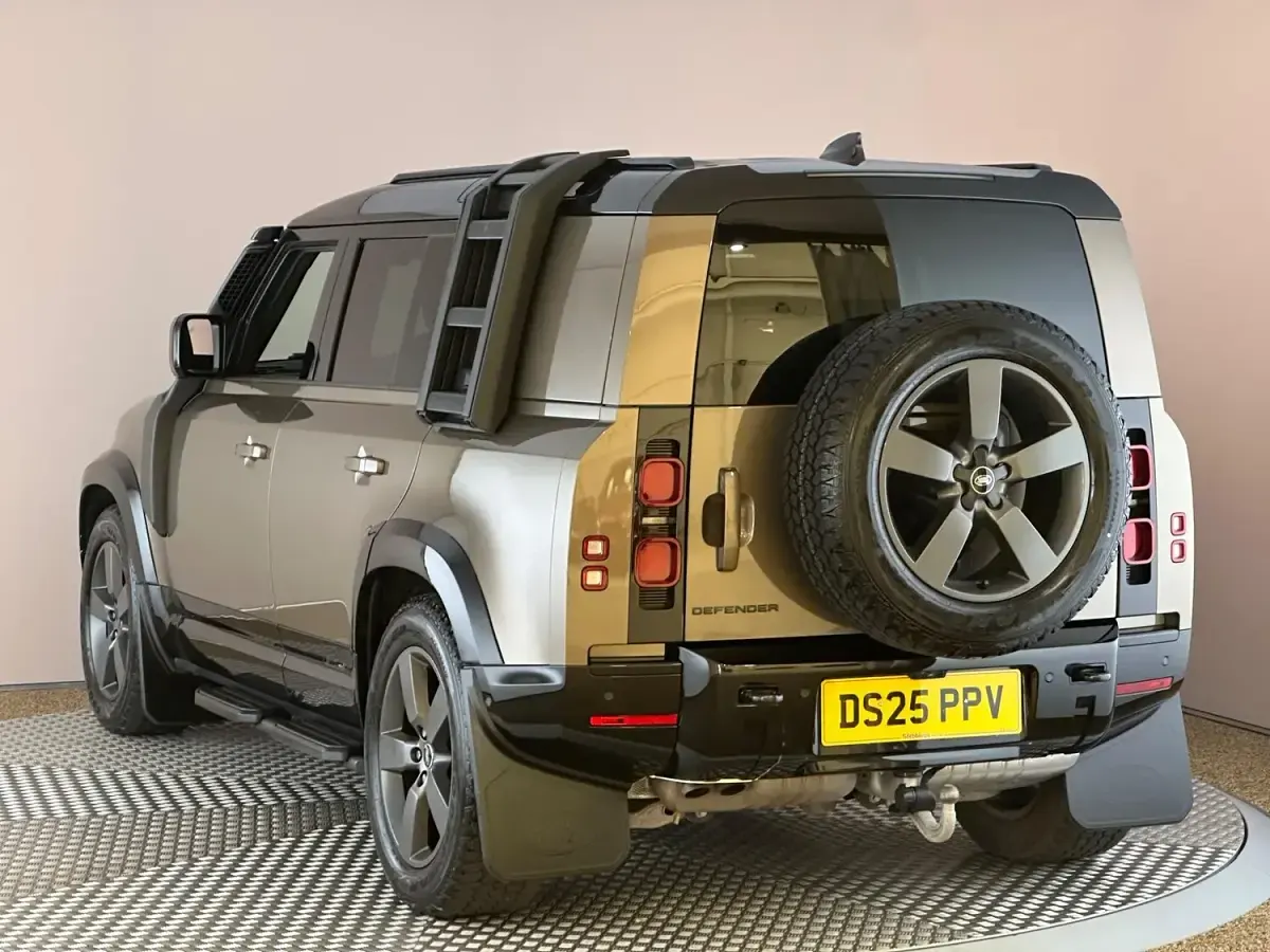 Used Land Rover Defender HSE Dynamic 345 HP (253 kW) 2025 Brown SUV