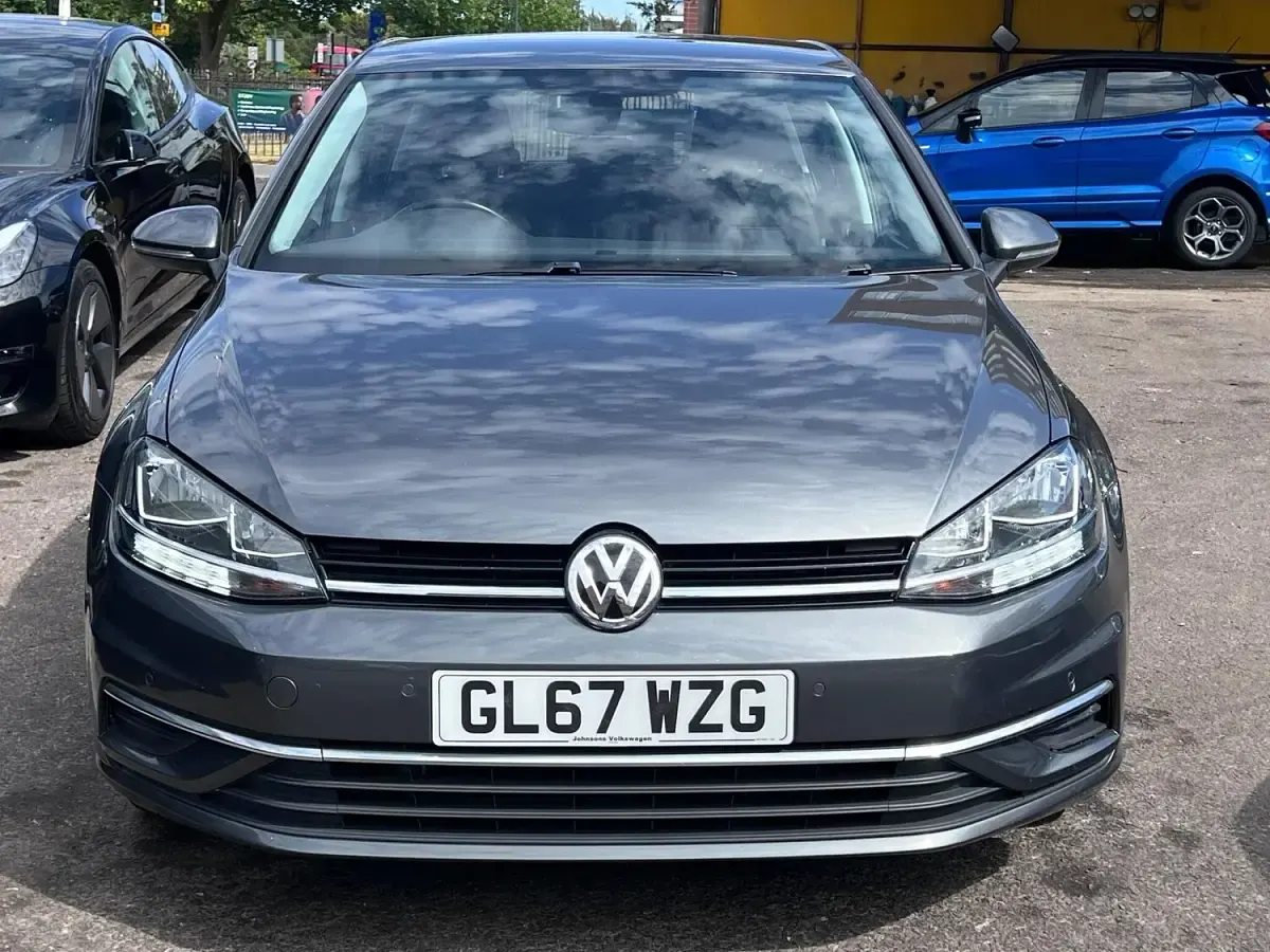 Used VW Golf VII SE 125 HP (91 kW) 2017 Grey Hatchback