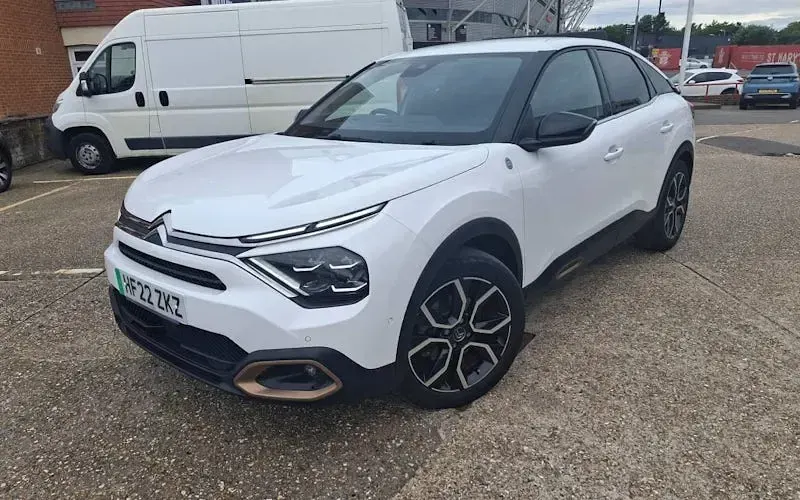 Used Citroën e-C4 100 kW (136 HP) 2022 White Hatchback