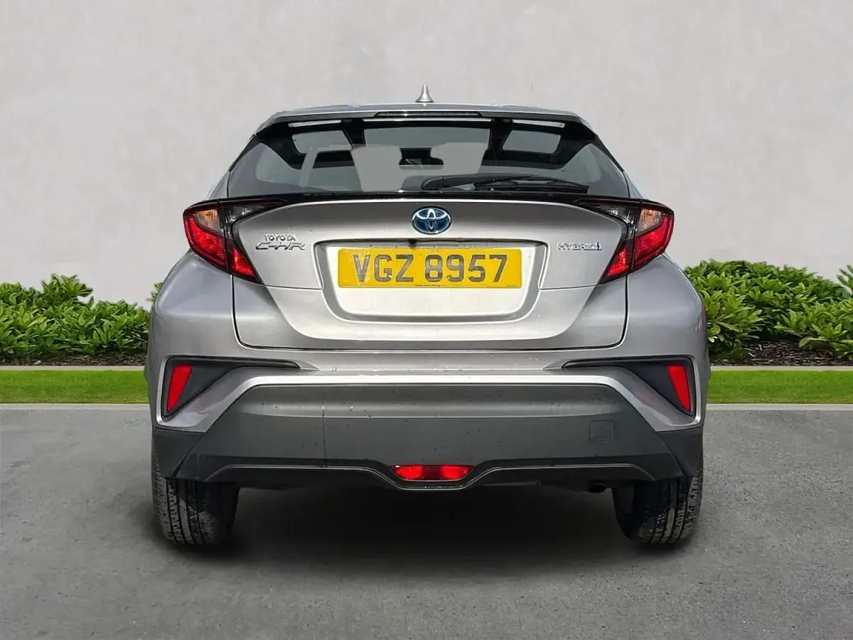 Used Toyota C-HR 122 HP (89 kW) 2022 Silver SUV