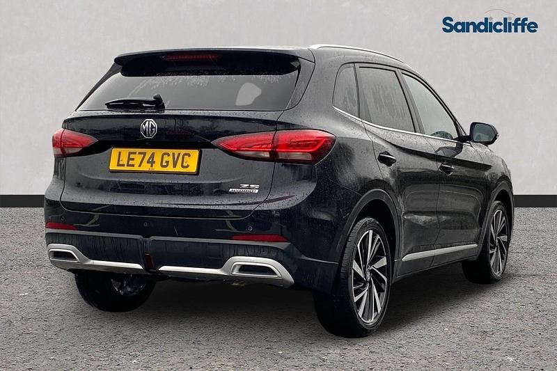 Used MG ZS Trophy 196 HP (144 kW) 2024 Metallic  black pearl Hatchback
