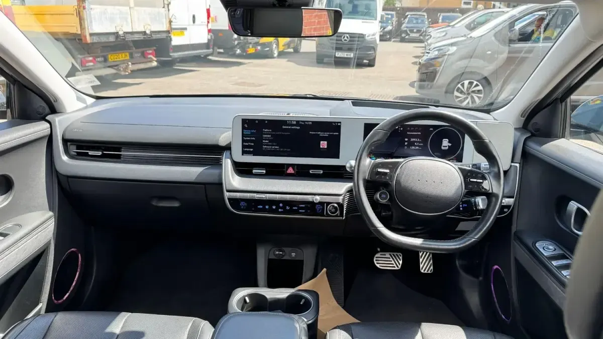 Usado Hyundai Ioniq Ultimate 125 kW (170 CV) 2022 Verde Utilitario