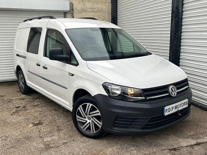 White Used 2018 VW Caddy Maxi MPV | £12,995 (A bit pricey) - Image 1/4