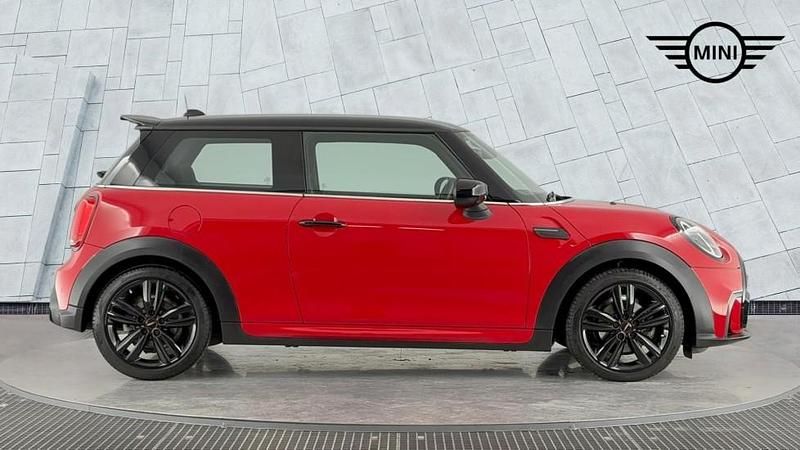 Used Mini Cooper Hatch 134 HP (98 kW) 2022 Red Hatchback