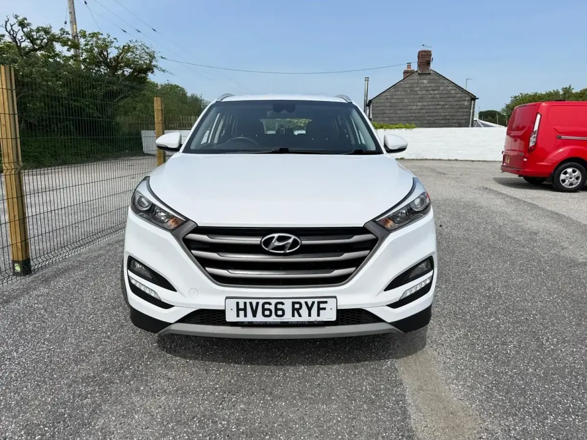 Used Hyundai Tucson SE 116 HP (85 kW) 2016 White SUV