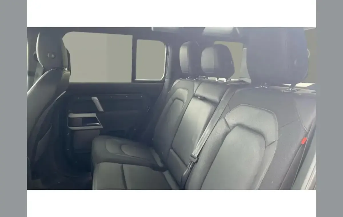 Used Land Rover Defender Dynamic 249 HP (183 kW) 2022 Black SUV