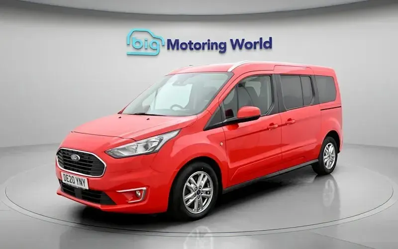 Usado Ford Tourneo Titanium 120 CV (88 kW) 2021 Familiar