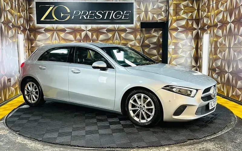 Begagnad Mercedes A200 Executive 163 HK (119 kW) 2021 Halvkombi