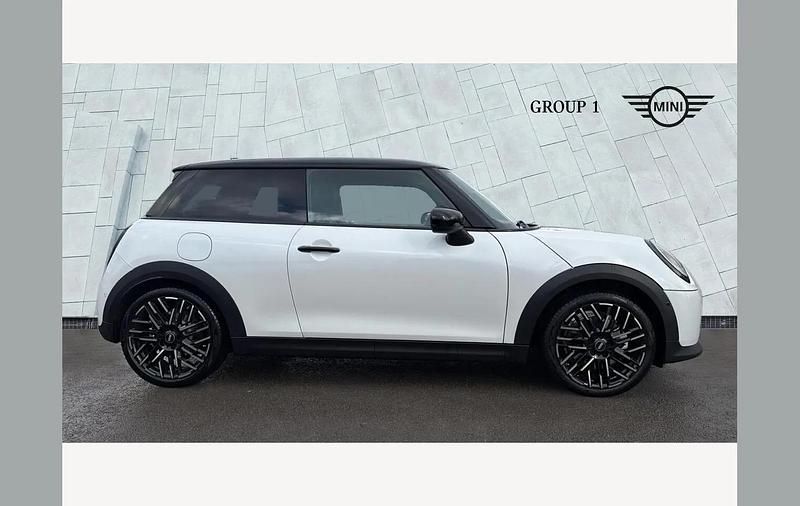 Usado Mini Cooper Exclusive 114 kW (156 CV) 2026 Blanco Utilitario