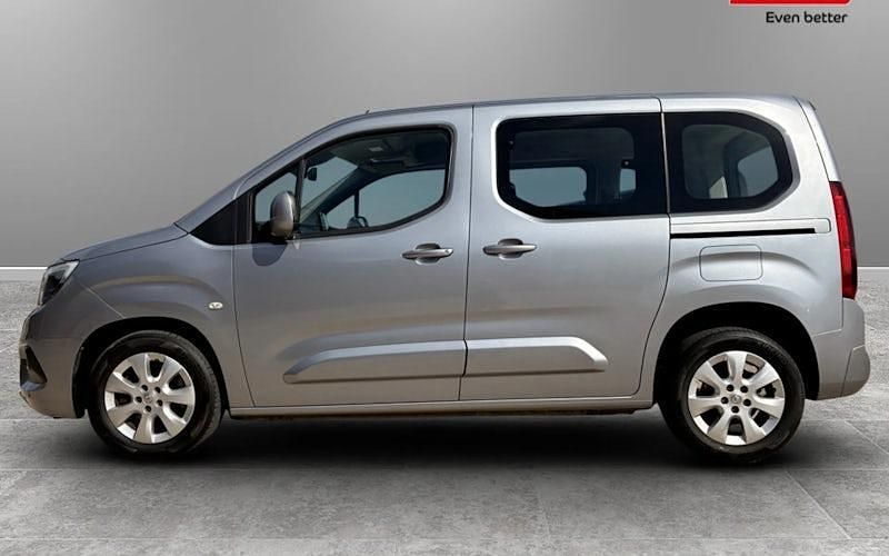 Second-hand Vauxhall Combo 131 CP (96 kW) 2020 Monovolum