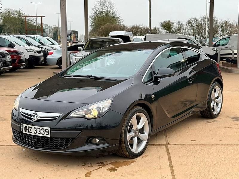 Used Vauxhall Astra GTC SRi 165 HP (121 kW) 2015 Black Hatchback