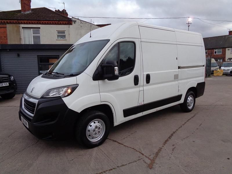 Used Peugeot Boxer 130 HP (95 kW) 2018 White Van