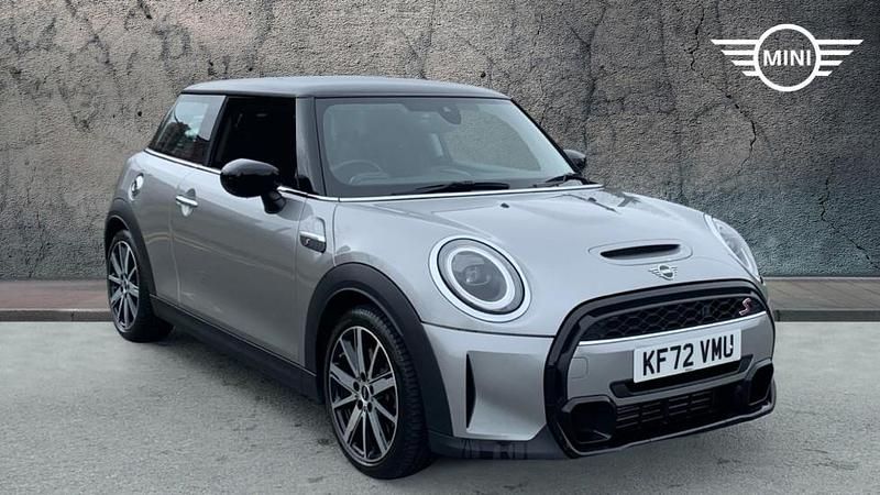Usado Mini Cooper S Classic 176 HP (129 kW) 2022 Prateado Citadino