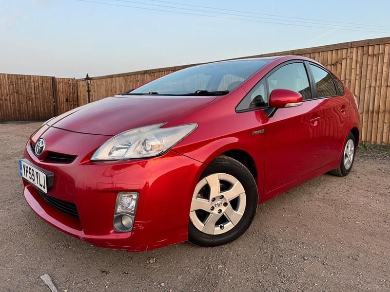 Used Toyota Prius T3 136 HP (100 kW) 2009 Red Hatchback