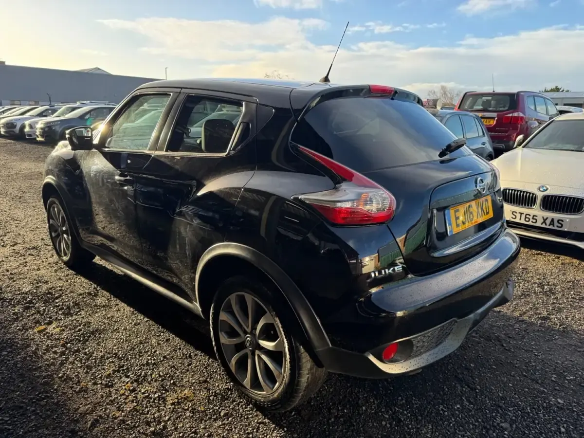 Używany Nissan Juke Tekna 110 KM (80 kW) 2016 Czarny SUV
