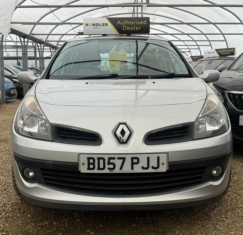 Usado Renault Clio II Dynamique 2007 Prateado Citadino