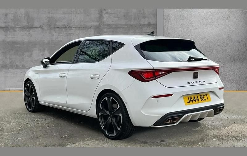 Used Cupra Leon VZ2 241 HP (177 kW) 2024 White Hatchback