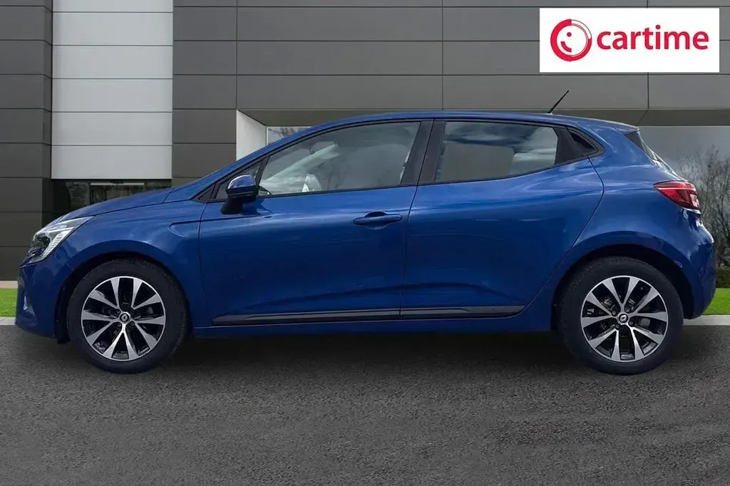 Used Renault Clio Iconic 90 HP (66 kW) 2021 Blue Hatchback