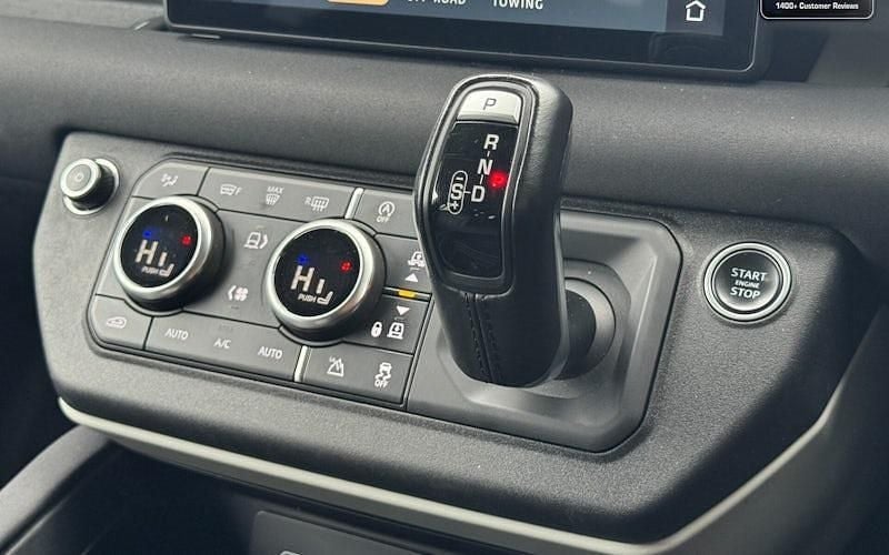 Used Land Rover Defender SE 249 HP (183 kW) 2023 SUV