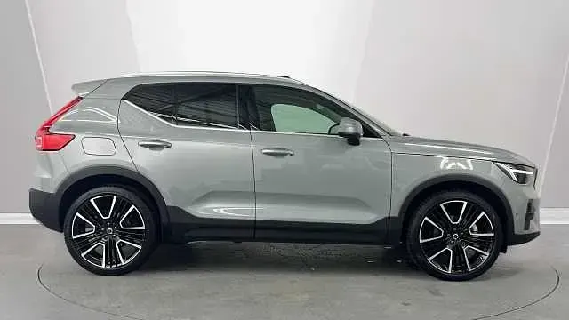 Used Volvo XC40 Ultra 194 HP (142 kW) 2025 Grey SUV