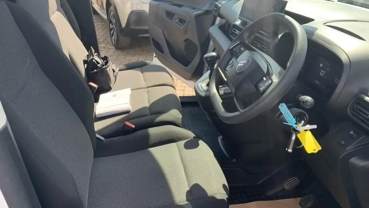 Used Citroën Berlingo 101 HP (74 kW) 2024 White MPV