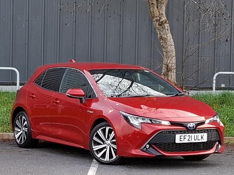 Usado Toyota Corolla Design 122 HP (89 kW) 2021 Vermelho Citadino