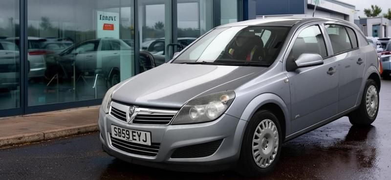 Used Vauxhall Astra 2009 Silver Hatchback