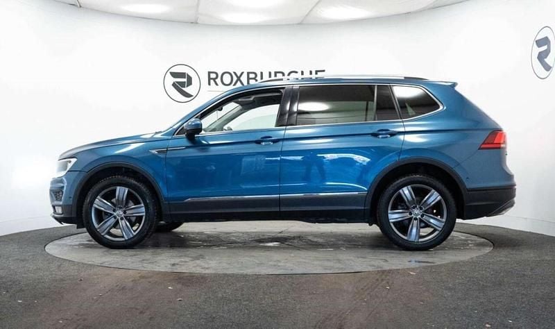 Usado VW Tiguan Allspace Match 150 HP (110 kW) 2020 Azul SUV