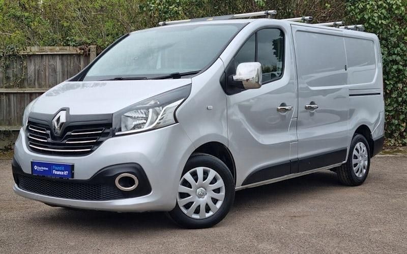 Used Renault Trafic Business 114 HP (83 kW) 2016 Silver MPV