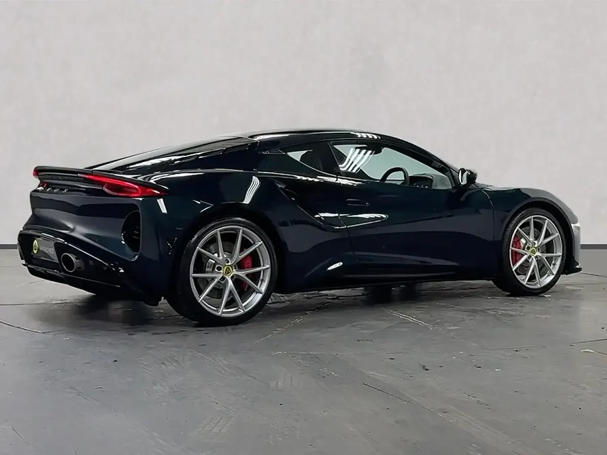 Used Lotus Emira 400 HP (294 kW) 2023 Green Coupe