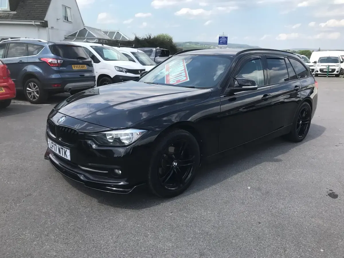 Used BMW 316 Sport Line 116 HP (85 kW) 2017 Black Estate