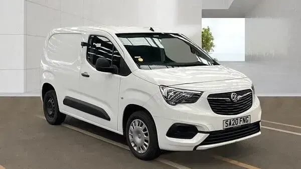 Używany Vauxhall Combo Sportive 100 KM (73 kW) 2020 Biały Minivan