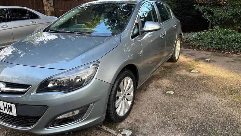 Used Vauxhall Astra 115 HP (84 kW) 2012 Silver Hatchback