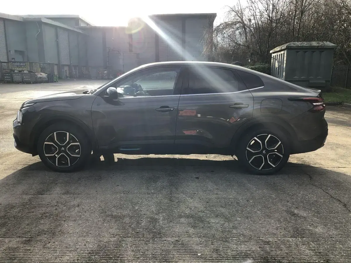 Used Citroën e-C4 Shine 98 kW (134 HP) 2023 Grey SUV